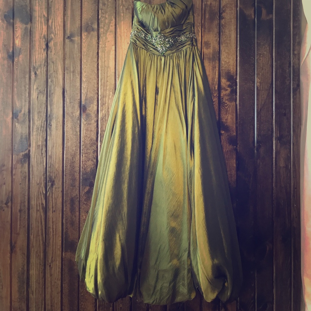 Emerald Green Strapless Prop Dress, size 6-8